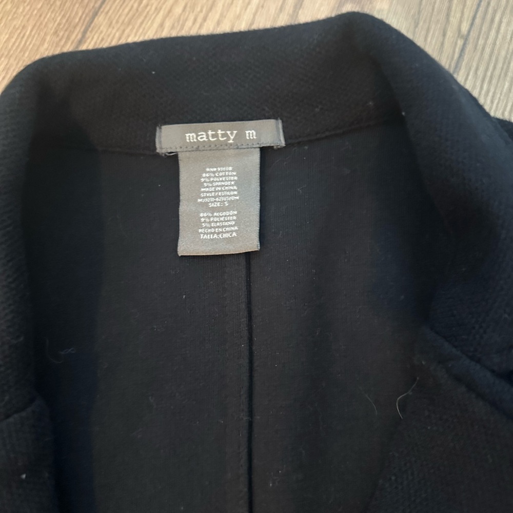 Blazer - Picture 3 of 3